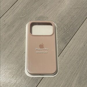 Apple iPhone 17 Pro Silicone Case - Light Pink